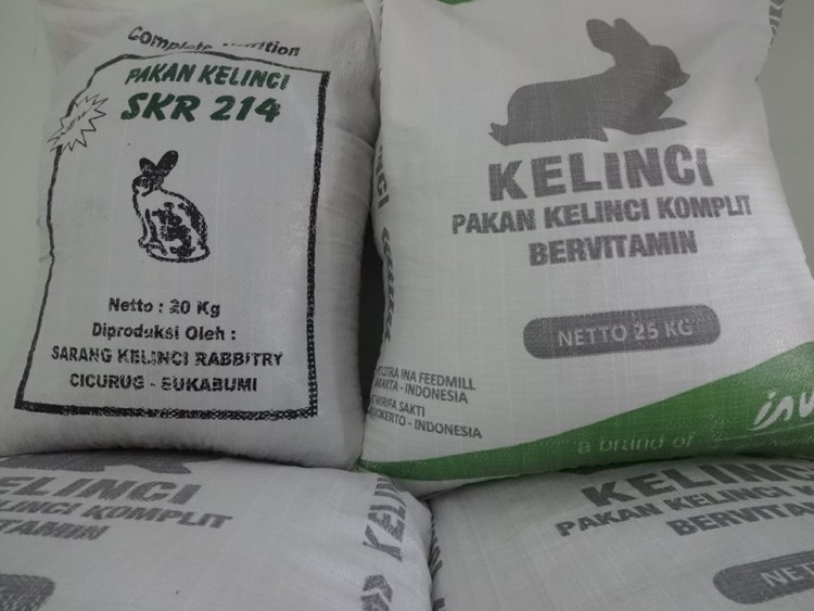 Pakan Kelinci Buatan
